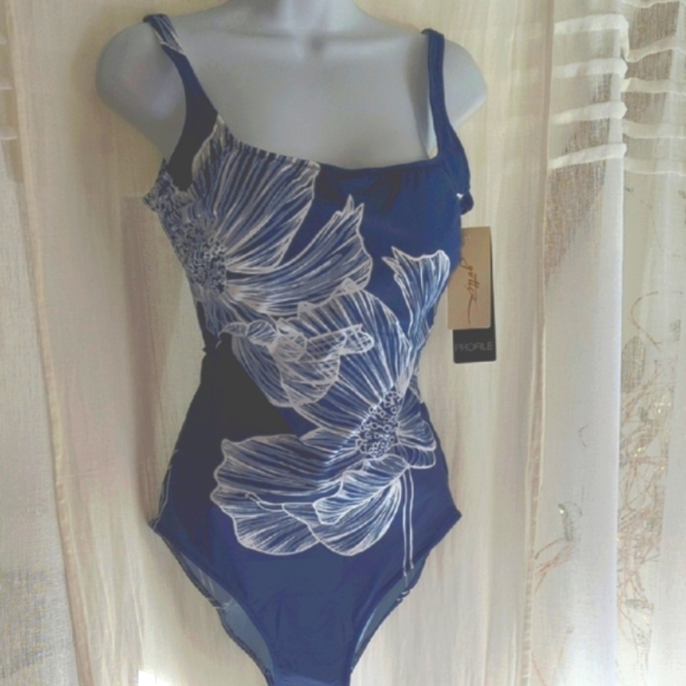 🆕NWT! Blue & White Flora Fully Lined  One-Piece Swimsuit Gottex ($128)